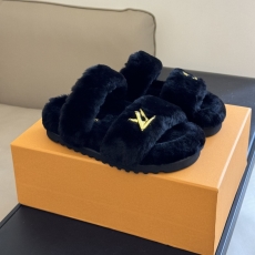 Louis Vuitton Slippers